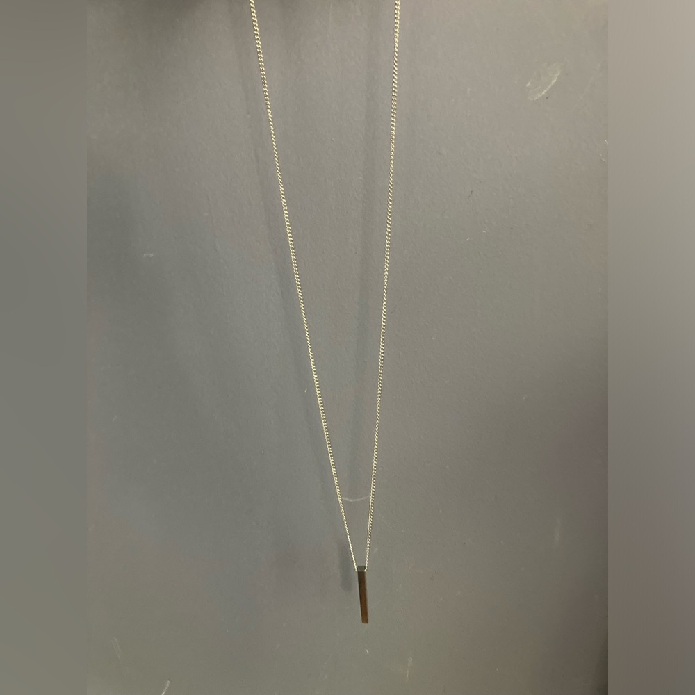Elegant Silver Pendant Necklace
